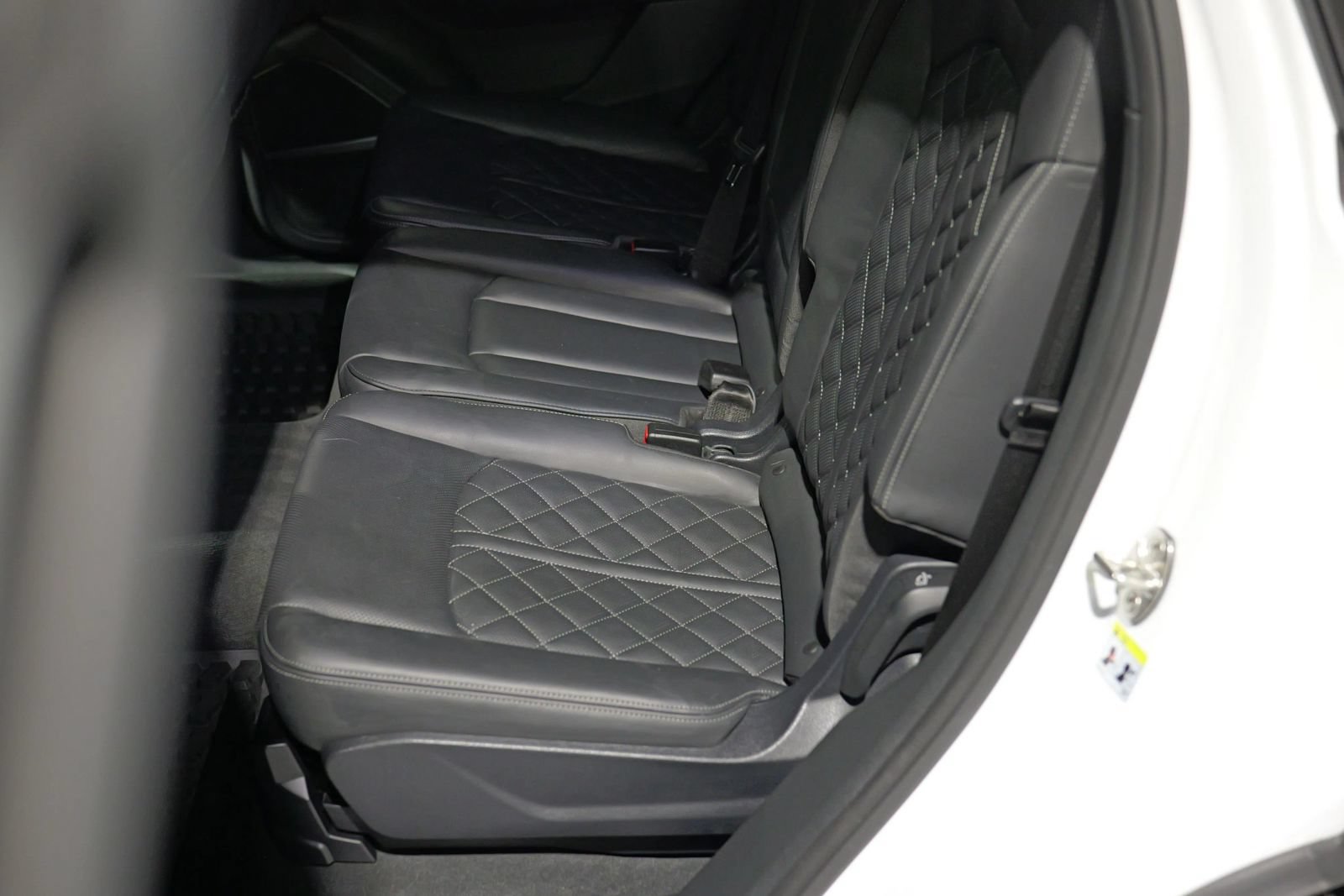 Used 2025 Audi SQ7 Premium Plus AWD/4WD image 24