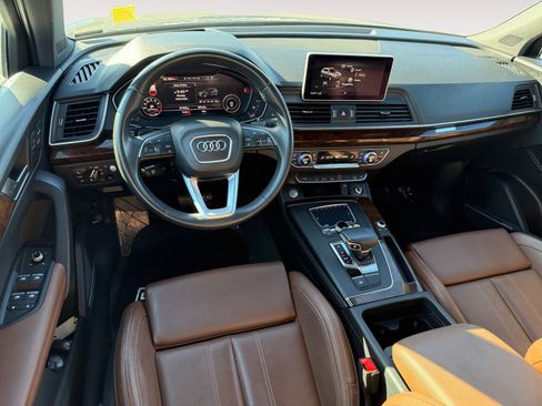 Used 2020 Audi Q5 e Prestige w/ Prestige Package image 15
