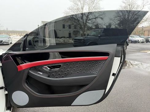 Used 2021 Bentley Continental GT image 31