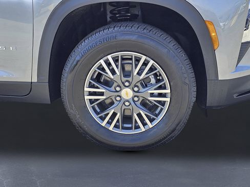 New 2026 Chevrolet Traverse LT w/ Driver Confidence Package FWD image 10