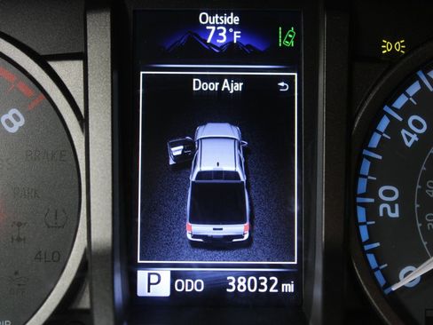 Used 2021 Toyota Tacoma TRD Sport image 11