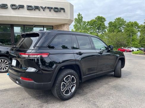 Used 2024 Jeep Grand Cherokee Trailhawk w/ Advanced Protech Group II AWD/4WD image 3