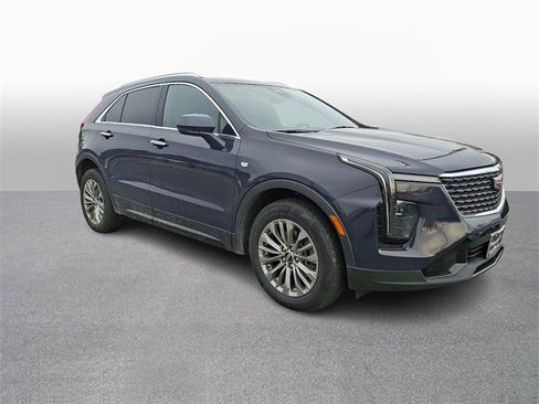 Used 2024 Cadillac XT4 Premium Luxury image 3
