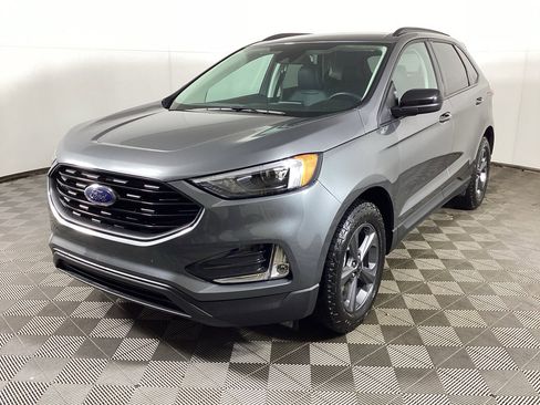 Used 2023 Ford Edge SEL w/ Sport Appearance Package image 5