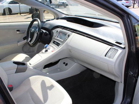 Used 2014 Toyota Prius Three w/ Solar Roof Package FWD image 15