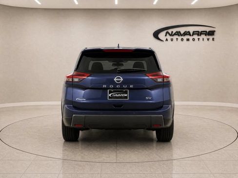 Used 2024 Nissan Rogue SV FWD image 6