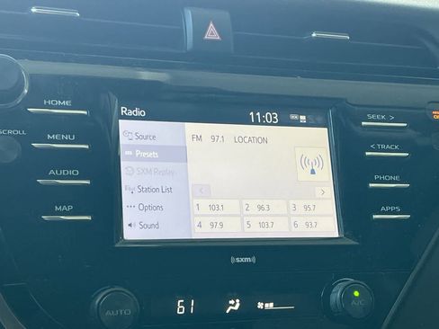 Used 2020 Toyota Camry SE w/ Carpet Mat Package FWD image 19