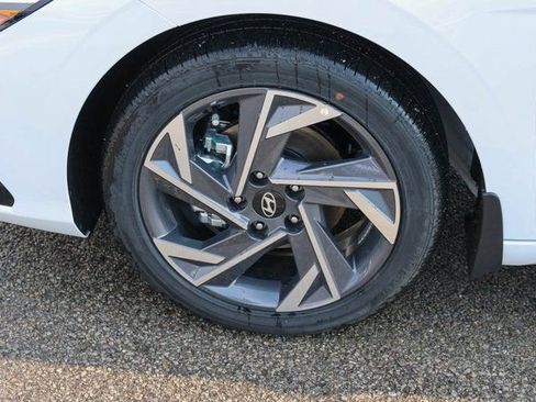 New 2026 Hyundai Elantra Limited FWD image 7