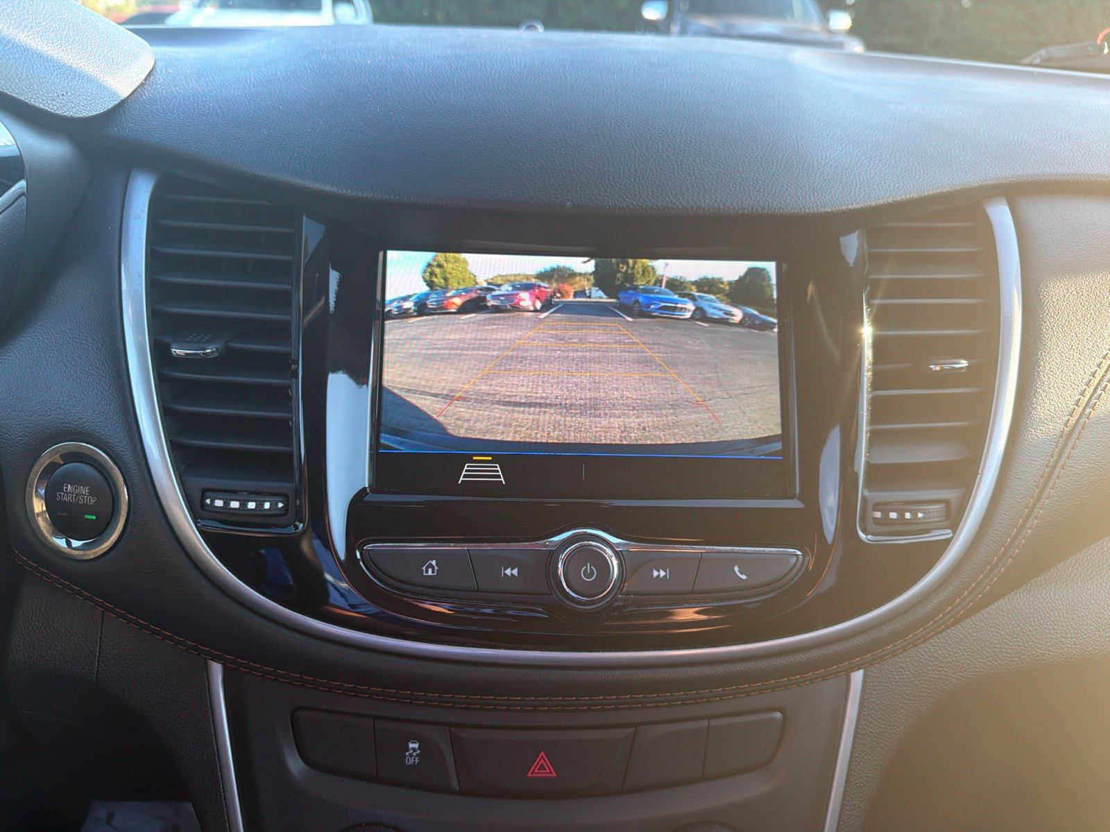 Used 2019 Chevrolet Trax LT w/ LT Convenience Package FWD image 18