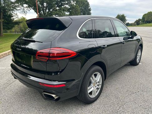 Used 2016 Porsche Cayenne AWD/4WD image 5