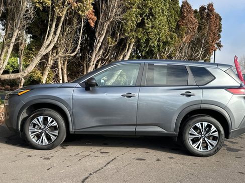 Used 2023 Nissan Rogue SV image 7