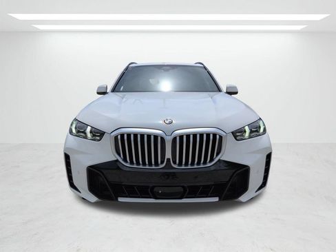 New 2026 BMW X5 xDrive40i w/ M Sport Package AWD/4WD image 9
