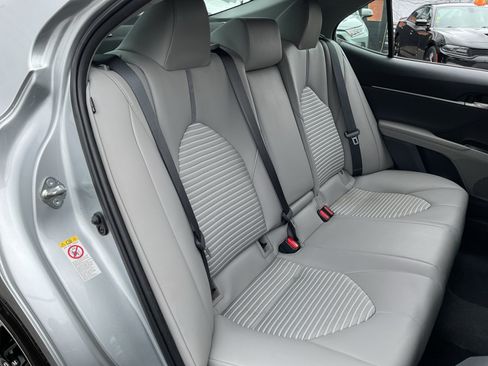 Used 2019 Toyota Camry SE w/ Carpet Mat Package FWD image 20