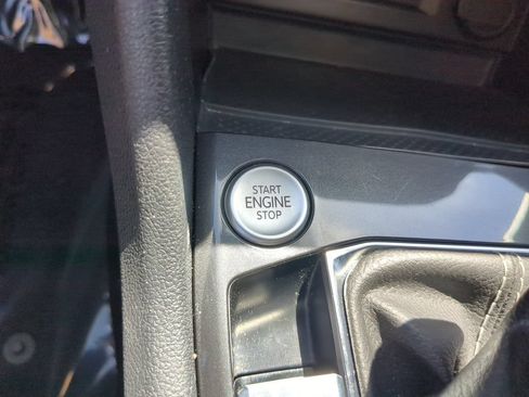Certified 2023 Volkswagen Tiguan SE FWD image 30