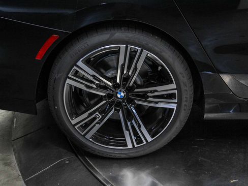 New 2026 BMW 740i image 8