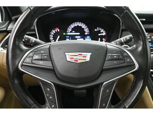Used 2018 Cadillac XT5 Luxury w/ Driver Awareness Package FWD image 14