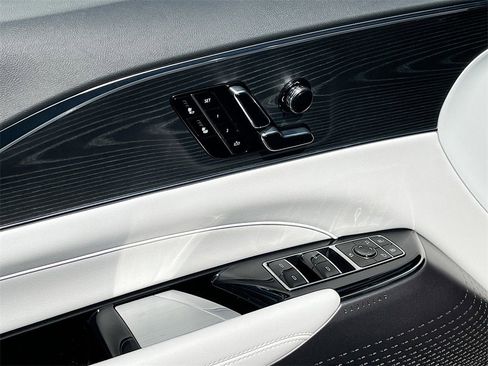 New 2026 Cadillac Lyriq Sport image 18