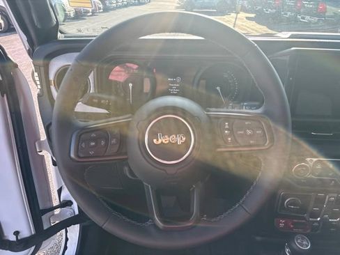 Used 2025 Jeep Wrangler Unlimited Sport S 4xe AWD/4WD image 28