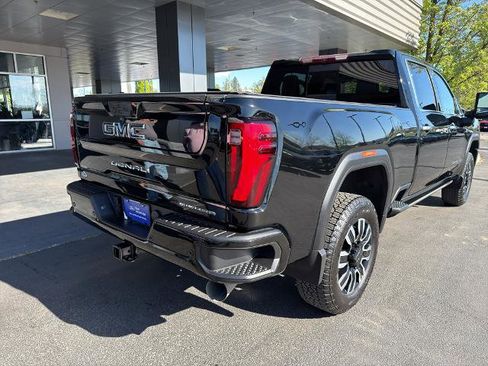 Used 2024 GMC Sierra 3500 Denali Ultimate AWD/4WD image 14