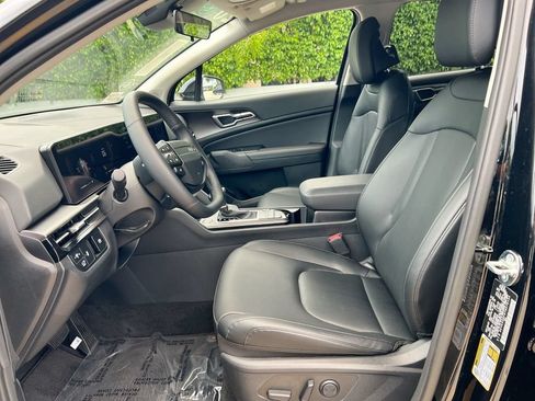 Used 2026 Kia Sportage EX FWD image 12