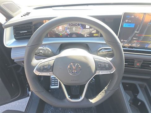 New 2026 Volkswagen Tiguan SE R-Line image 21