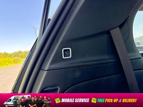 Used 2026 Chrysler Pacifica Limited FWD image 21