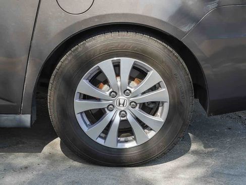 Used 2016 Honda Odyssey SE image 11