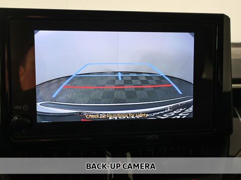 Used 2024 Toyota Corolla LE FWD image 4