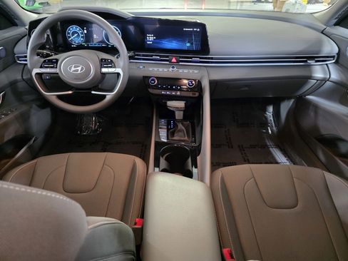 Certified 2024 Hyundai Elantra Blue image 18