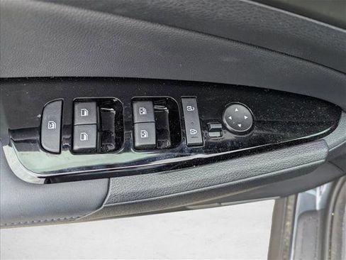 Used 2024 Kia Sportage EX image 10