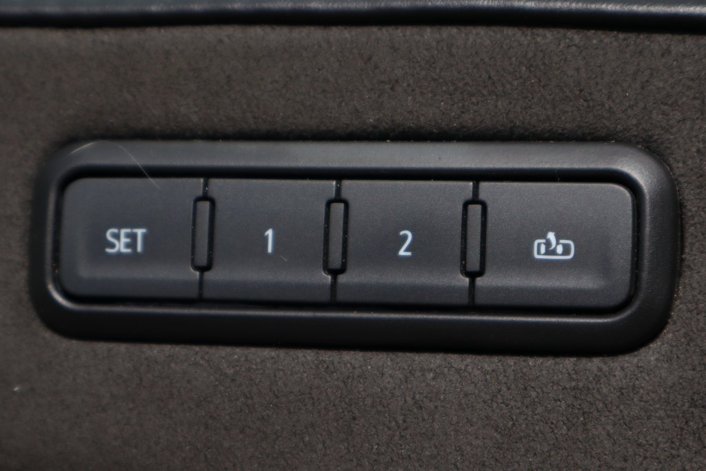 Used 2019 Cadillac Escalade Platinum AWD/4WD image 16