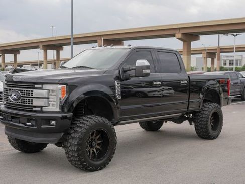 Used 2017 Ford F250 Platinum w/ Platinum Ultimate Package image 19