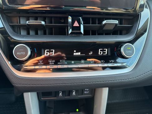 Used 2024 Toyota Corolla Cross XSE w/ Convenience Package image 26