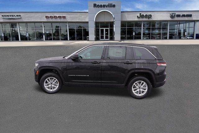 New 2025 Jeep Grand Cherokee Laredo X w/ Luxury Tech Group I AWD/4WD image 6