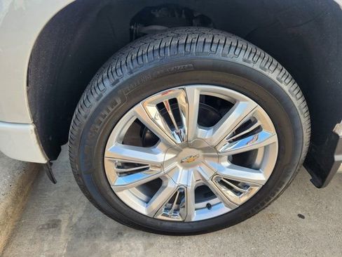 Used 2022 Chevrolet Silverado 1500 High Country w/ High Country Premium Package image 17