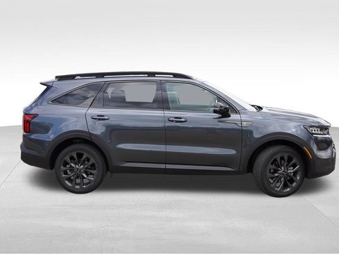 Certified 2023 Kia Sorento X-Line EX AWD/4WD image 3