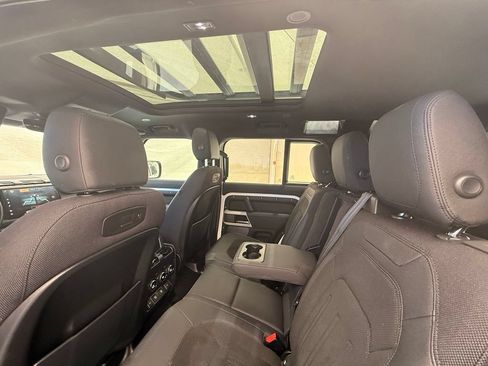 Used 2022 Land Rover Defender 110 S AWD/4WD image 31
