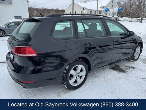 Used 2018 Volkswagen Golf SE image 5