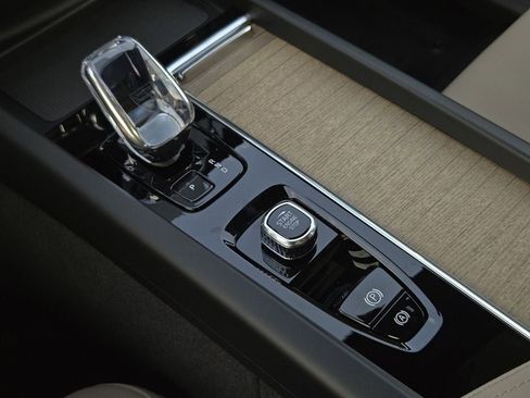 Used 2026 Volvo XC60 B5 Plus w/ Protection Package Premier image 22