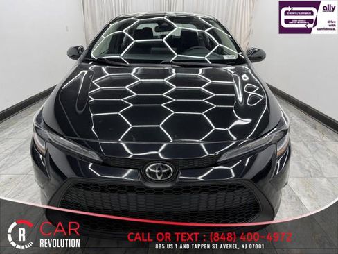 Used 2022 Toyota Corolla LE image 2
