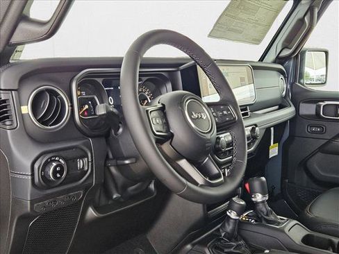 New 2025 Jeep Gladiator Sport image 3
