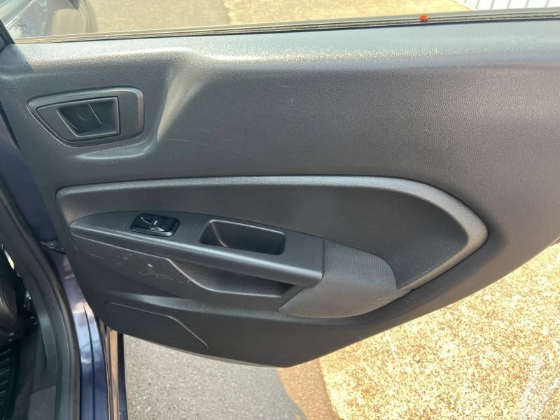 Used 2013 Ford Fiesta SE FWD image 10