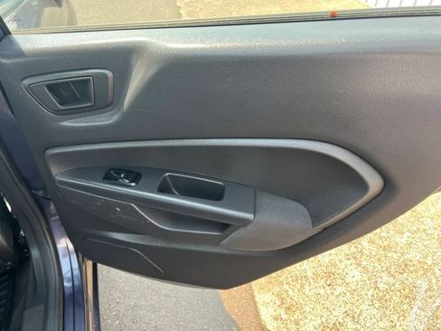 Used 2013 Ford Fiesta SE FWD image 10