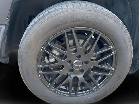 Used 2016 Jeep Cherokee Sport image 25