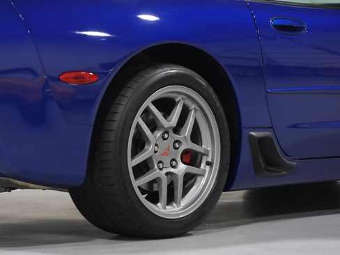 Used 2003 Chevrolet Corvette Z06 w/ Memory Package, 3 Drivers RWD image 35