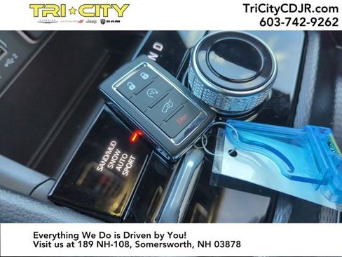 New 2025 Jeep Grand Cherokee Limited image 27