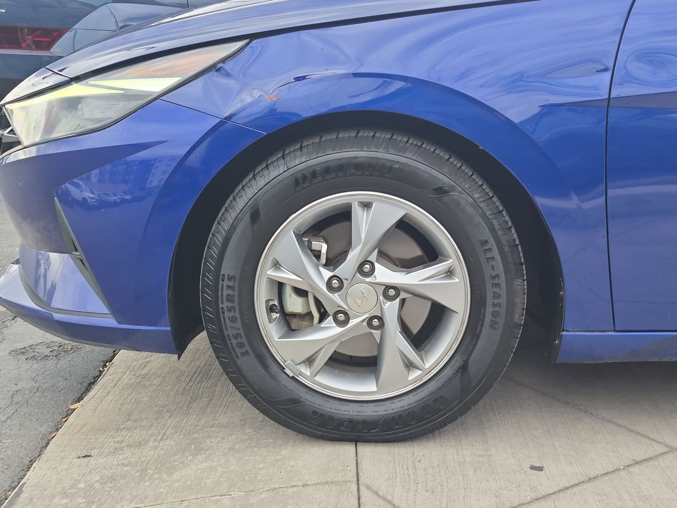 Used 2021 Hyundai Elantra SE FWD image 12