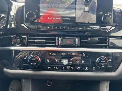 Certified 2025 Nissan Pathfinder SL w/ SL Premium Package image 29