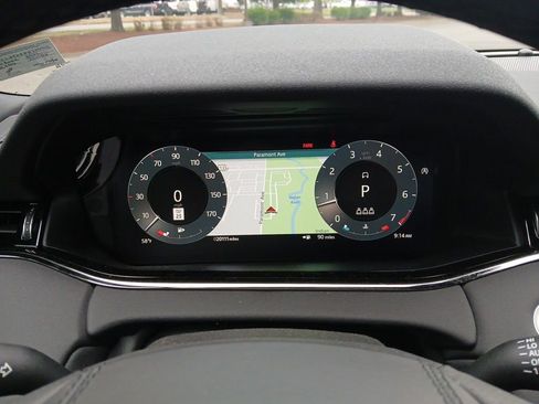 Used 2023 Land Rover Range Rover Evoque R-Dynamic SE image 15