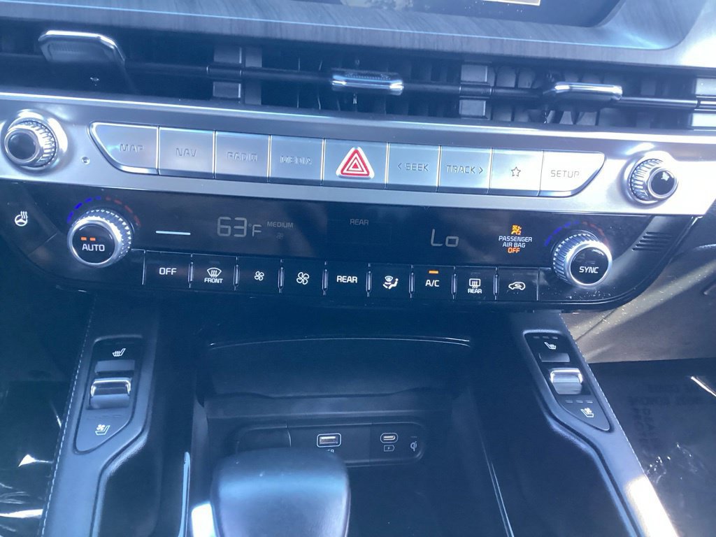 Used 2024 Kia Telluride EX w/ EX Captain's Chair Package AWD/4WD image 26